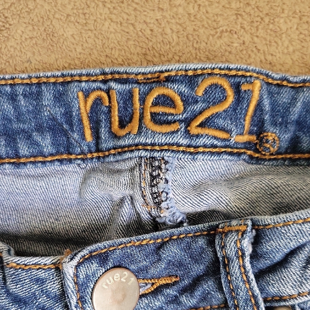 Rue21 Medium Blue Ripped Cropped Jeans - Picture 2 of 4